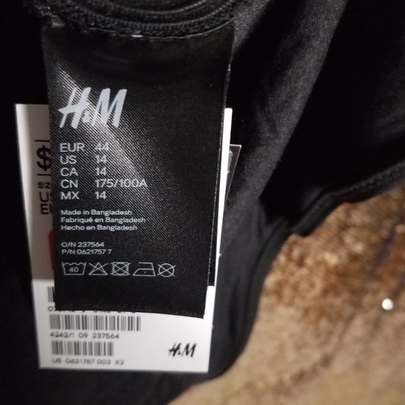 H&M Swimsuit - Picture 3 of 7